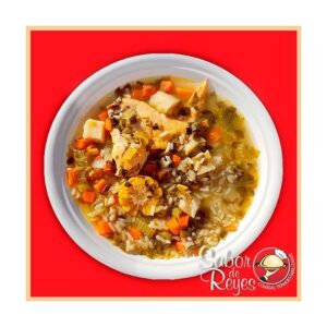 Puechero de Gallina con caldo, arroz y hortalizas. Sabor de Reyes